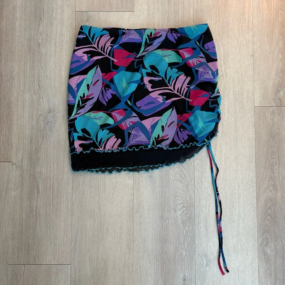 Wild Fable Womens Mesh Side Ruched Mini Skirt Large Black Tropical Leaf Print - Picture 6 of 16